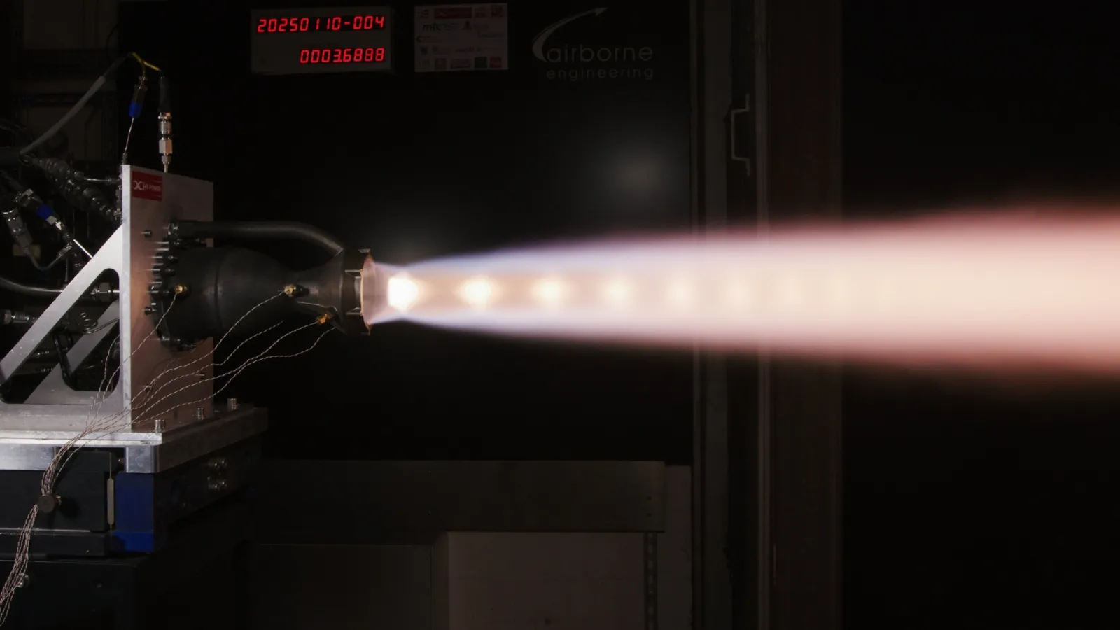 Second 4K still of the Test 3 plume, the Mach diamond train sharply resolved along its length